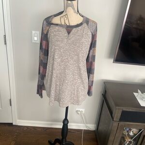 Maurices Heathered Gray and Multicolor Raglan Top in size-1X